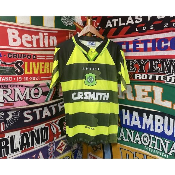 Celtic FC | Men’s Medium Retro Jersey - Picture 6 of 7